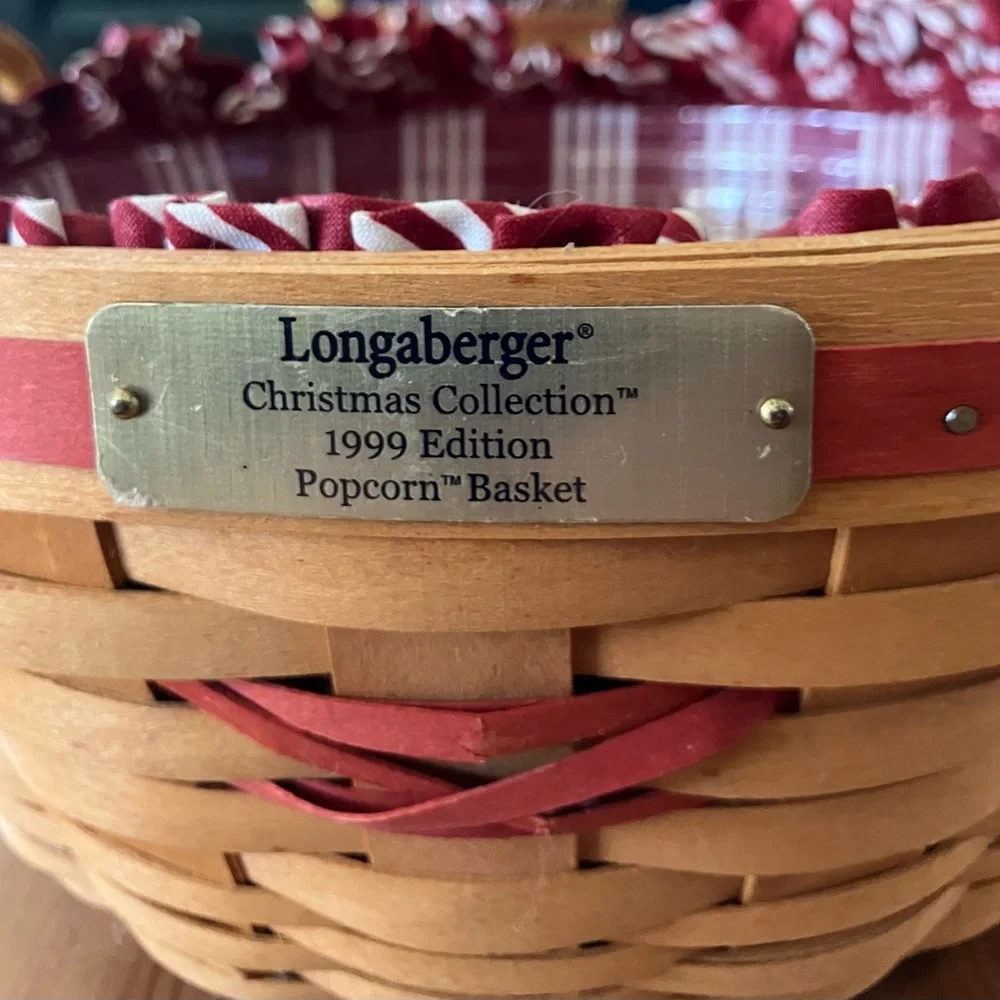 EUC Longaberger 1999 Christmas Collection Popcorn Basket w/protector 10.5”x5”